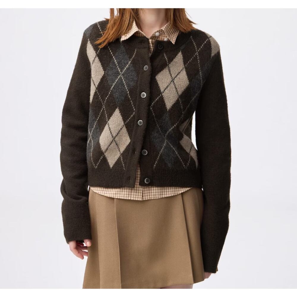 GU (Uniqlo) Puffy Touch Knit Argyle Crew Neck Cardigan in Dark Brown